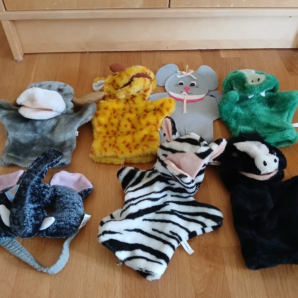 Hand puppets: Crocodile, Zebra, Mouse, Cow, Giraffe, Dog x 6 Used Elephant Mask
